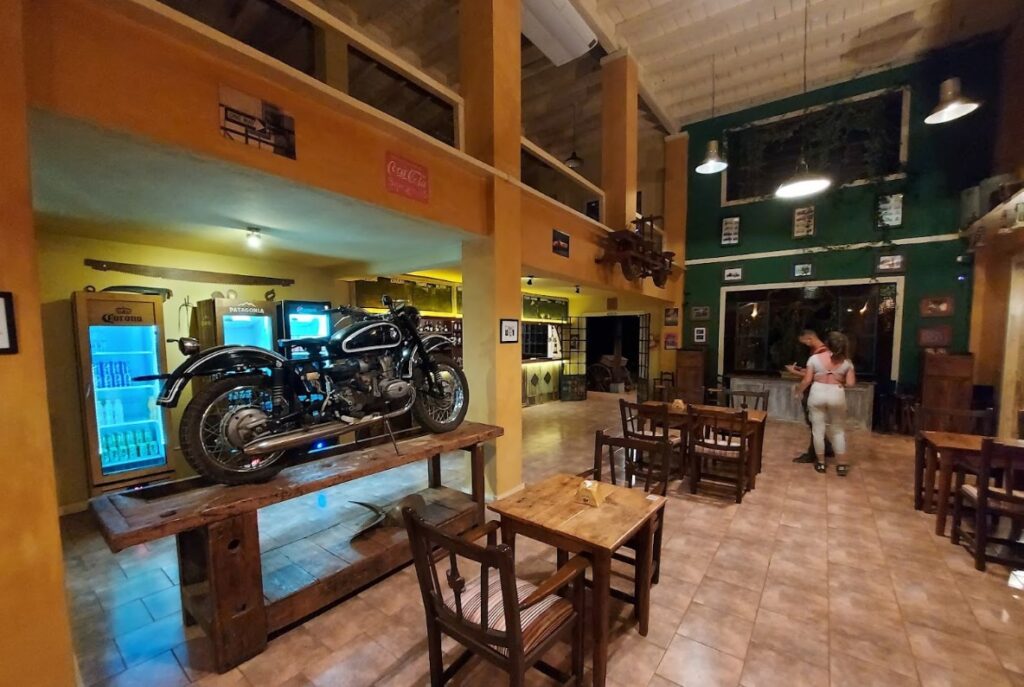 Así es el bar Cálido de Iguazú