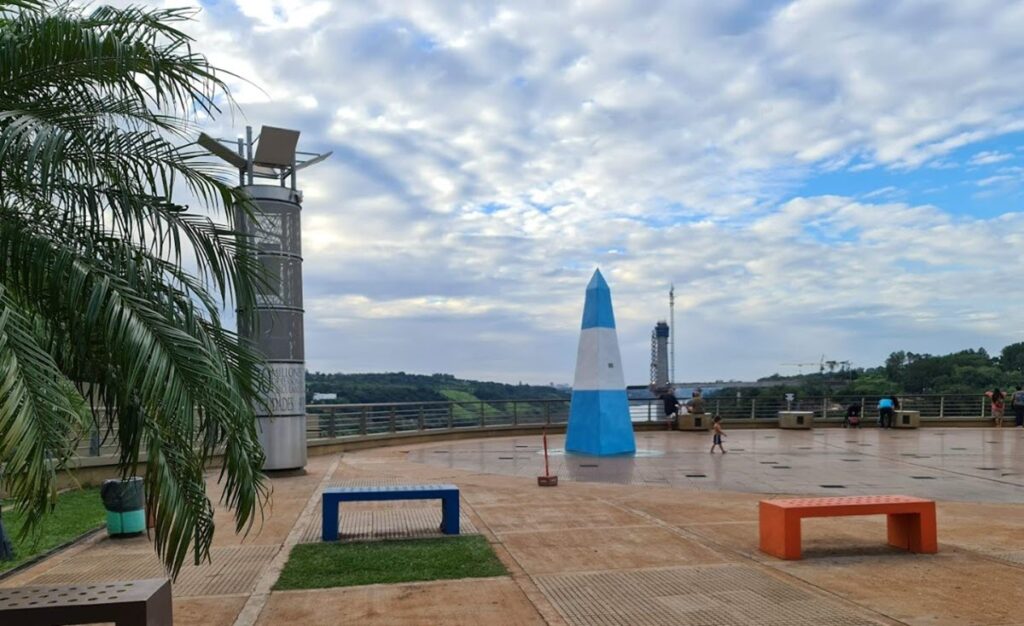 Guía para visitar el Hito de las Tres Fronteras en Iguazú