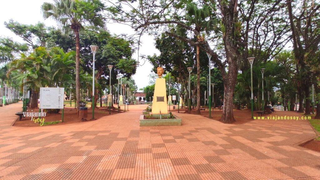 Guía para visitar la Plaza San Martin de Puerto Iguazú